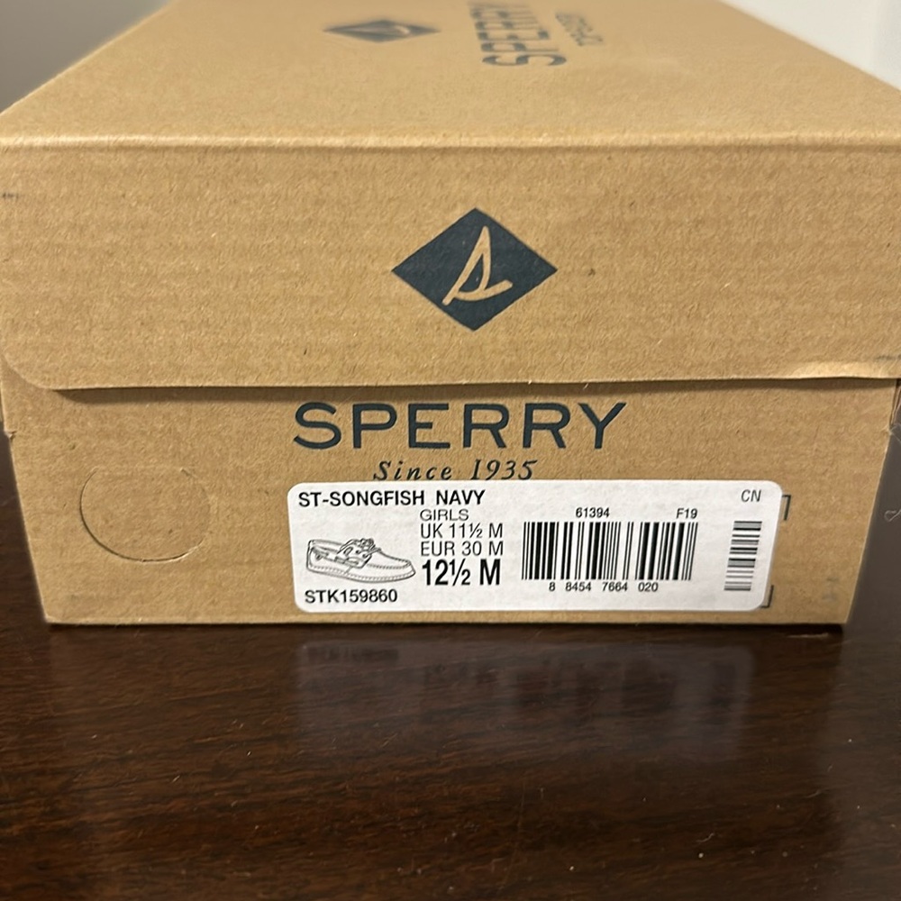 Sperry song fish boat shoes